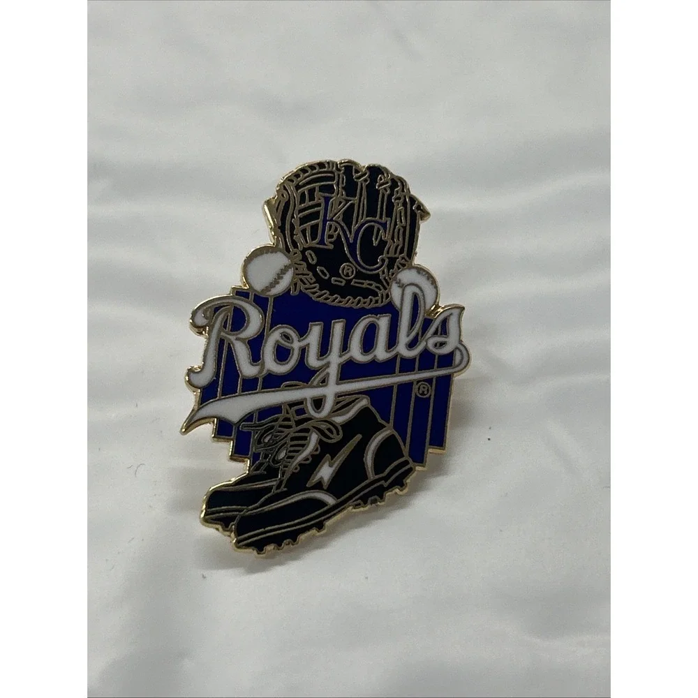 Kansas City Royals Pin Hat‎ Lapel Jacket Sports Souvenir Glove Vintage 1996 KC